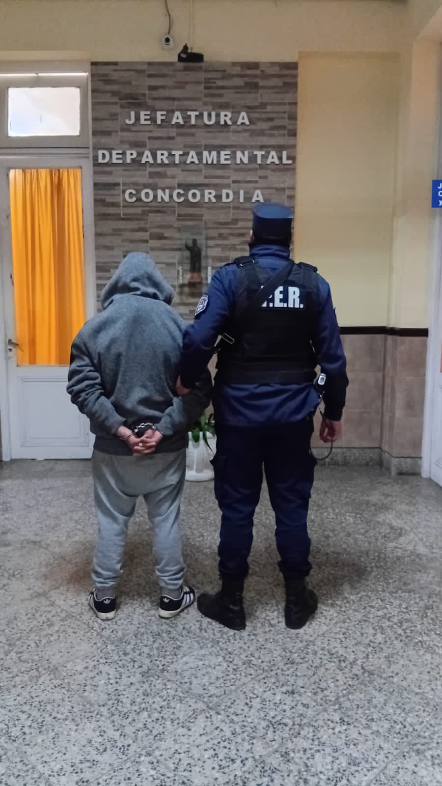 Cayó “Masa”: allanamientos en barrio José Hernández terminaron con un detenido y secuestro de drogas - 7PAGINAS - imagen de origen