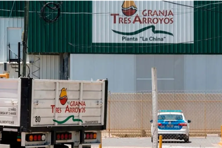 Conflicto en Granja Tres Arroyos: la Secretaría de Trabajo convocó a audiencia de conciliación - imagen de origen