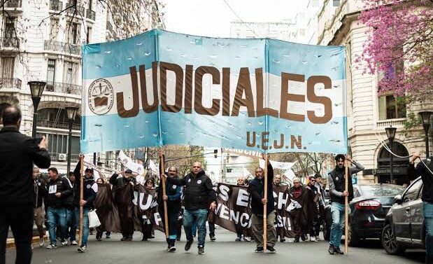 Judiciales van al Senado y denuncian que la reforma previsional “recorta derechos y destruye el 82% móvil” - imagen de origen