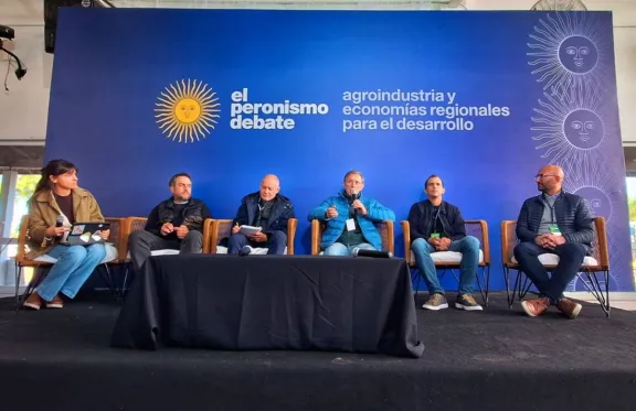 Bahillo disertó en "El Peronismo Debate"y pidió generar "una propuesta sólida para el futuro" - imagen de origen