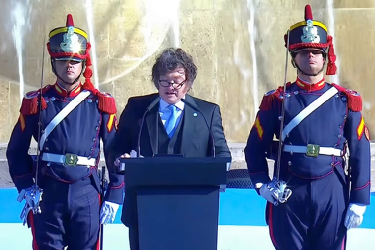 Milei celebró el Día de la Bandera y reivindicó a Belgrano como “primer intelectual liberal económico argentino” - imagen de origen