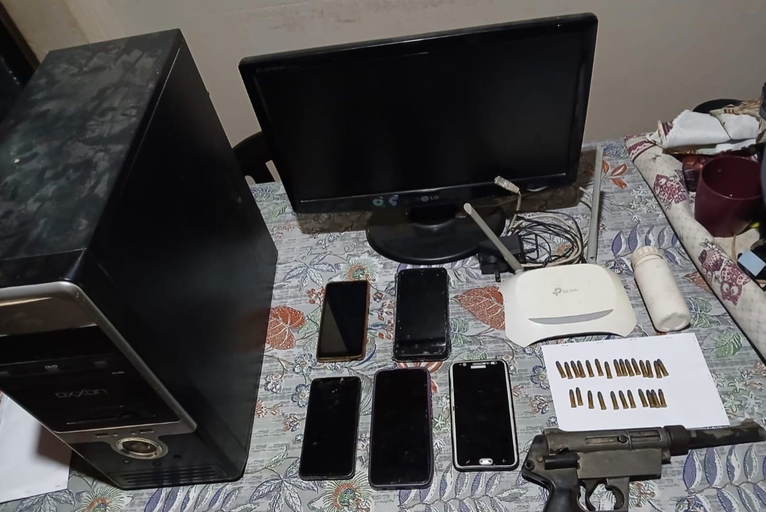 Investigación derivó en allanamientos en Santa Elena y la detección de una banda con conexiones en la cárcel de Coronda - Plaza Web - imagen de origen