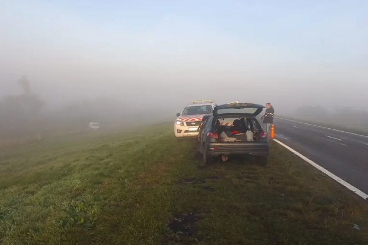 Accidente en el puente Victoria-Rosario: dos vehículos chocaron de frente - imagen de origen