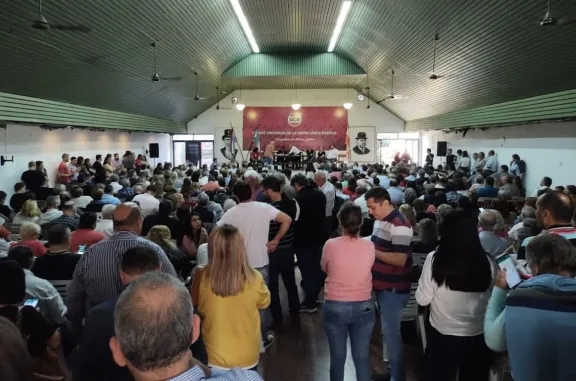 Al igual que el PJ, la UCR también realizará su Congreso en junio - imagen de origen