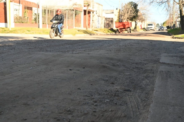 Ponen en marcha el asfaltado de 150 cuadras: el primer tramo será en la zona del Hospital Centenario - imagen de origen