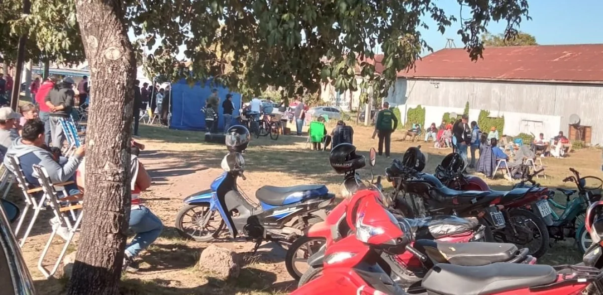 Realizan una colecta solidaria para asistir a familias de trabajadores de Granja Tres Arroyos - imagen de origen