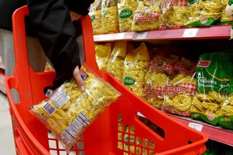 Precios fronterizos: Argentina se vuelve más cara y hay productos más baratos del lado uruguayo - imagen de origen