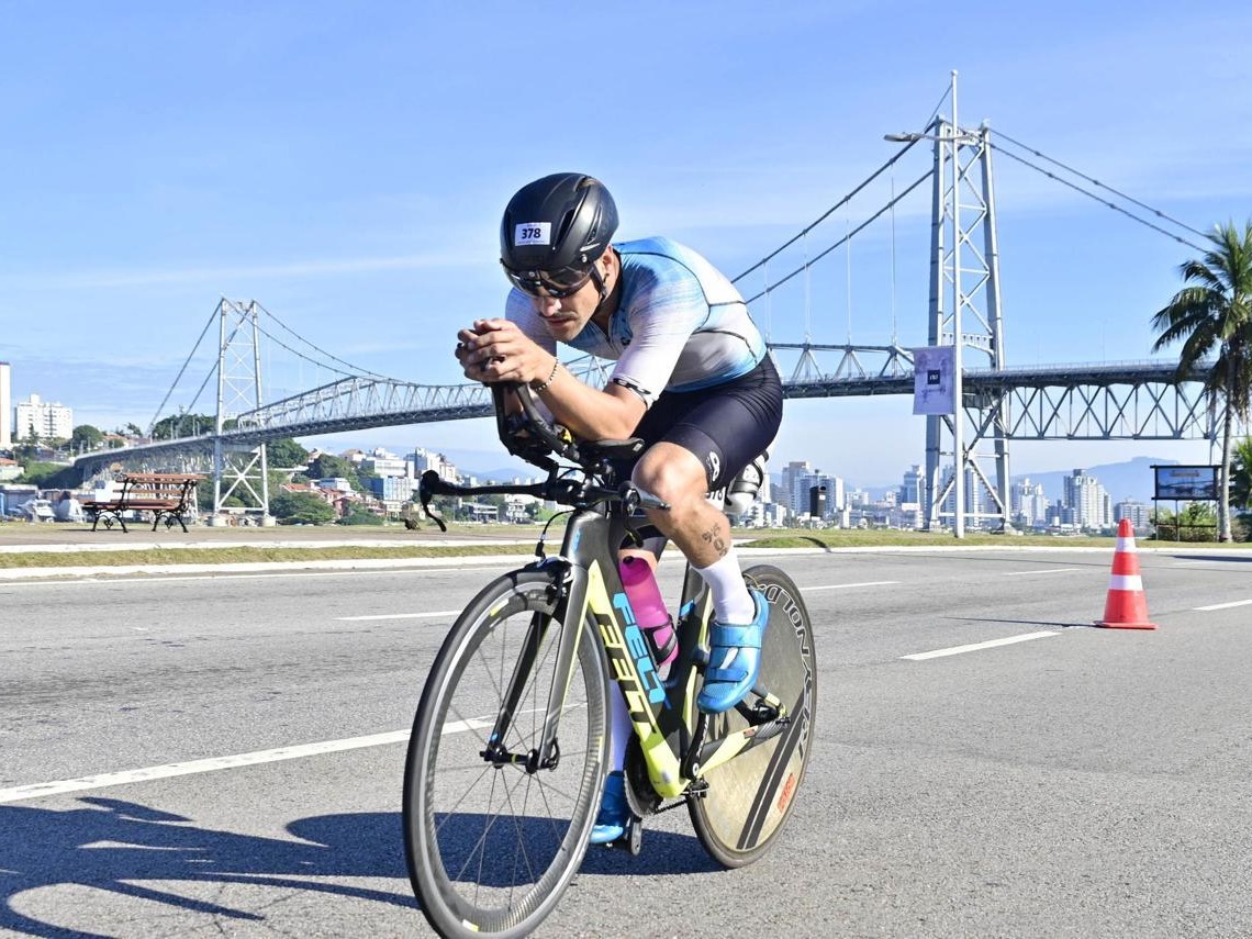Gonzalo Acosta tras correr su primer Ironman: una hazaña de fortaleza mental en Florianópolis - imagen de origen