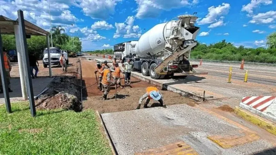El gobierno oficializó un endeudamiento de 307 millones de dólares para realizar obras viales | Análisis - imagen de origen