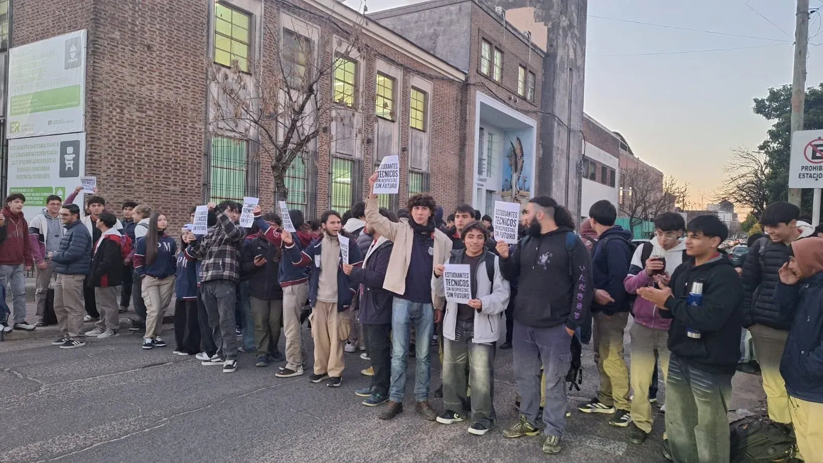 La escuela Técnica N° 1 trabaja en recuperar los contenidos afectados por la demora administrativa - imagen de origen