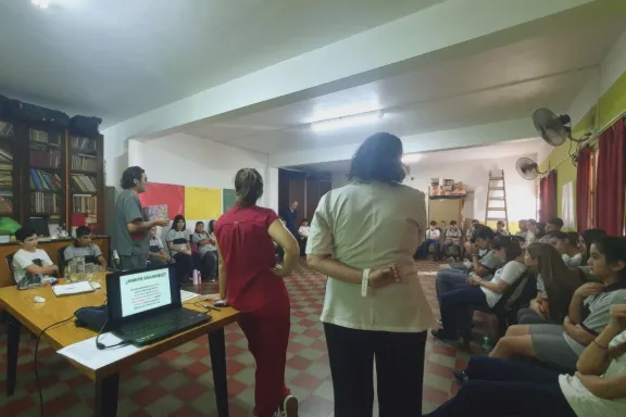 Fortalecen las asesorías de salud integral en escuelas secundarias de la provincia - imagen de origen