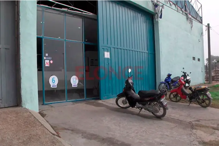 Hay un sospechoso por el violento ataque a balazos contra un corralón de Paraná - imagen de origen