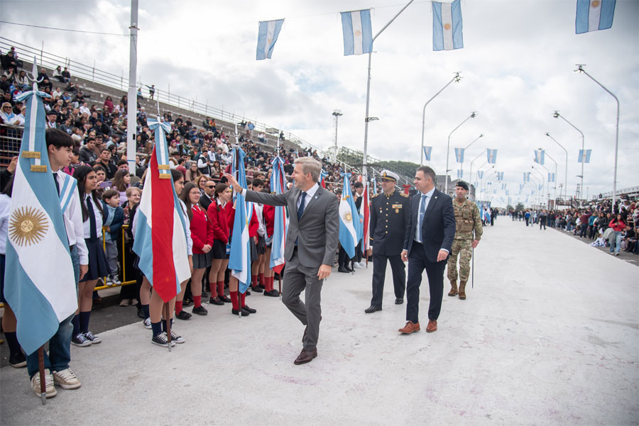En los festejos por el 25 de Mayo, Frigerio hizo un fuerte llamado al diálogo y el consenso - imagen de origen