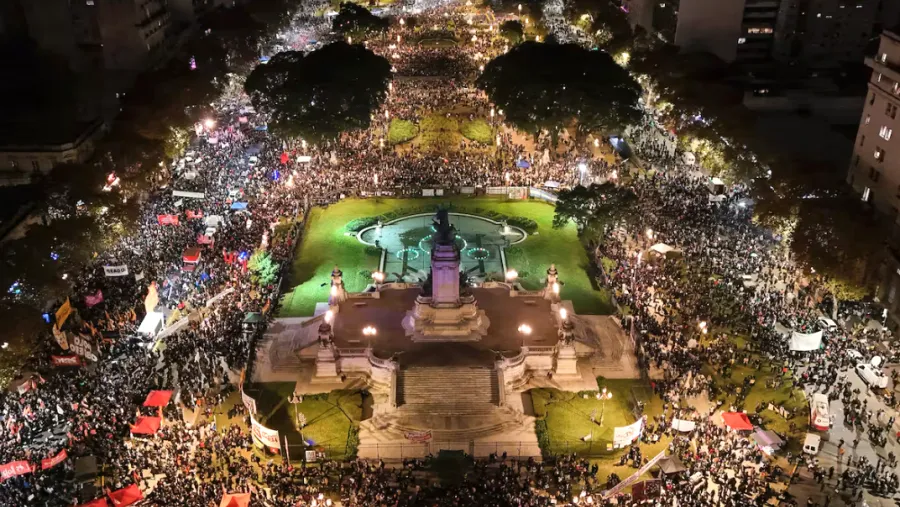 Ni Una Menos: masiva movilización frente al Congreso en reclamo de justicia por los femicidios | Análisis - imagen de origen
