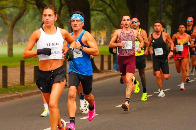 Joana Navarrete finalizó octava en la histórica carrera Fiestas Mayas - imagen de origen