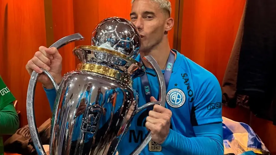 La historia de “Leo” Morales: de albañil y guardavidas a dar la vuelta olímpica con Belgrano | Análisis - imagen de origen
