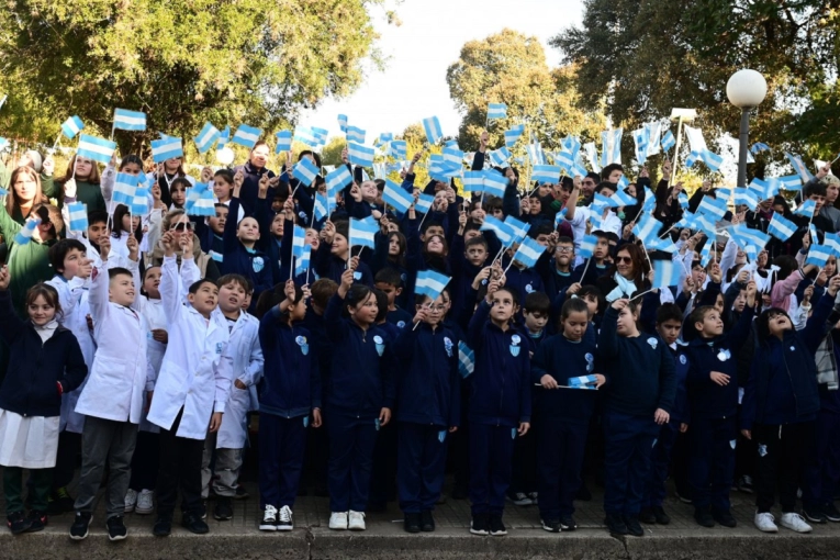 La Municipalidad de Gualeguaychú reprogramó para el lunes el acto oficial por el Día de la Bandera - imagen de origen