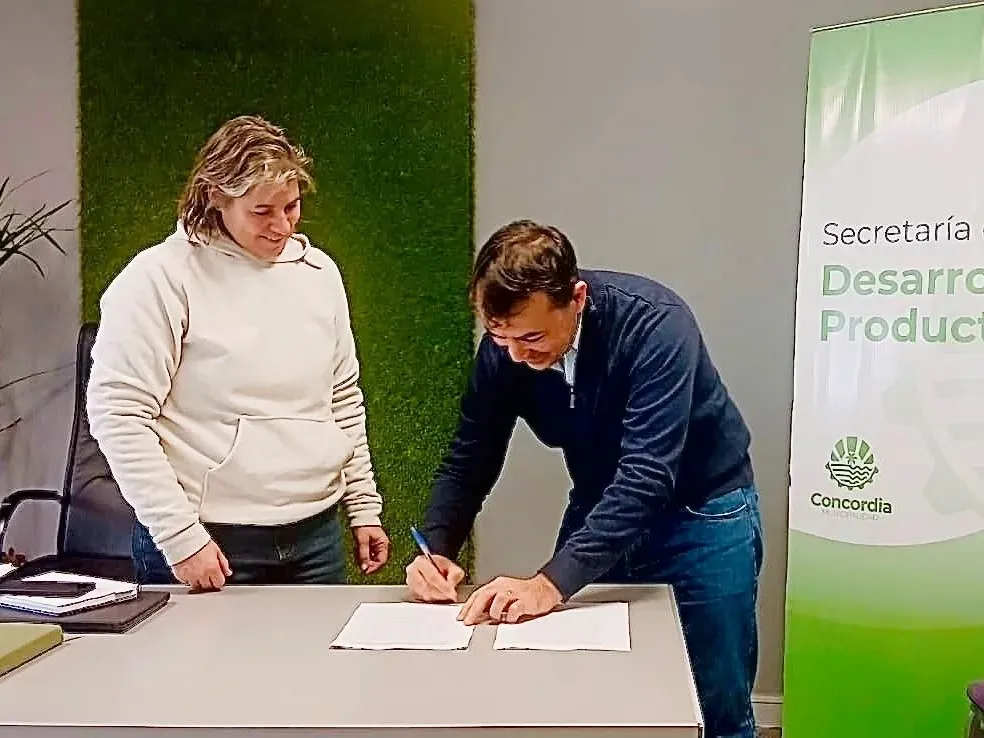 Convenio para realizar capacitaciones y desarrollo de proyectos relacionados a la industria de la madera - imagen de origen