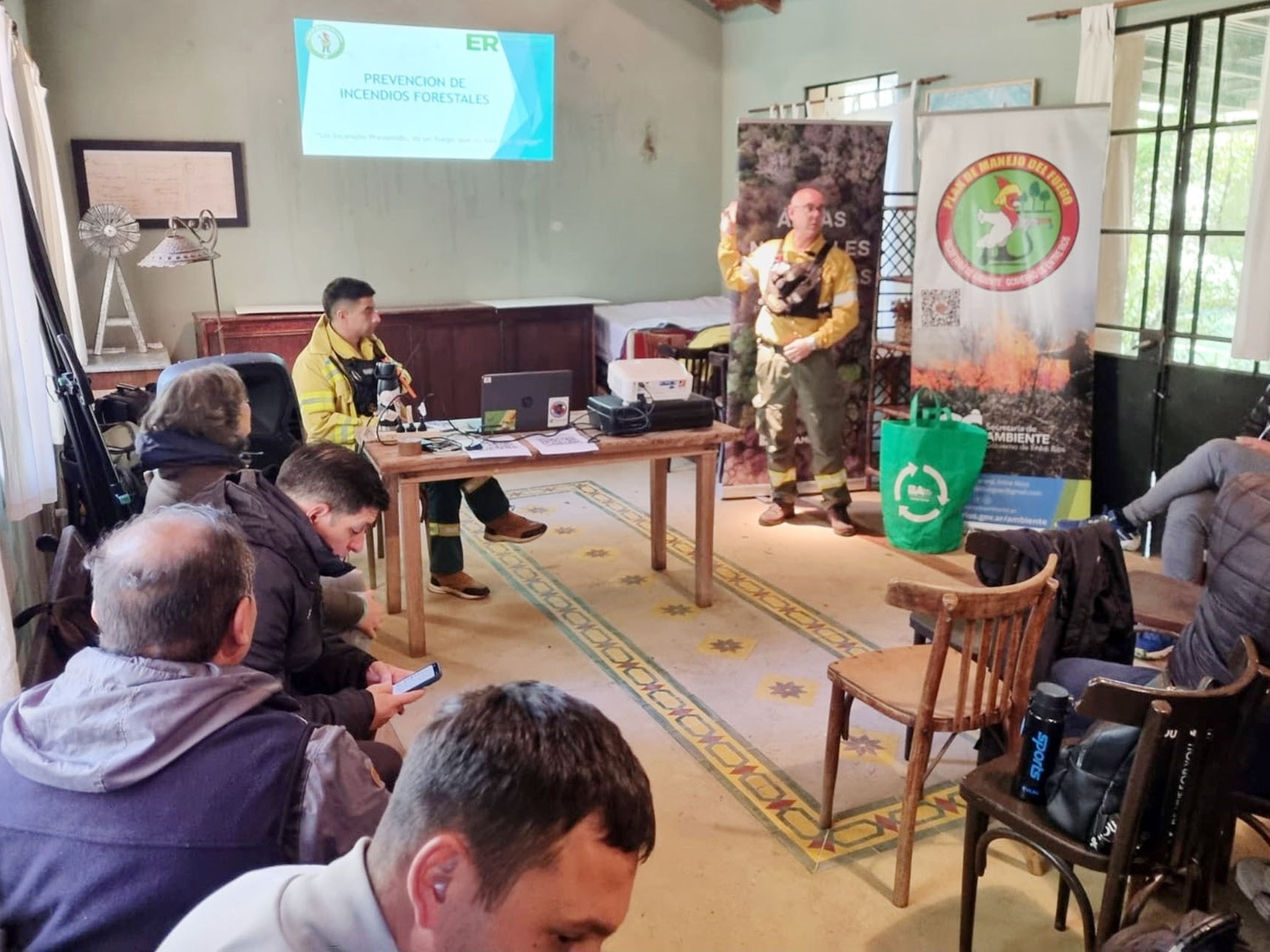 Capacitan a docentes entrerrianos en conservación y prevención de incendios en áreas protegidas - imagen de origen