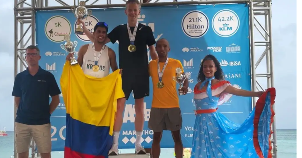 Orgullo entrerriano en el Caribe: Félix Maydana subió al podio en la exigente Media Maratón de Aruba - 7PAGINAS - imagen de origen