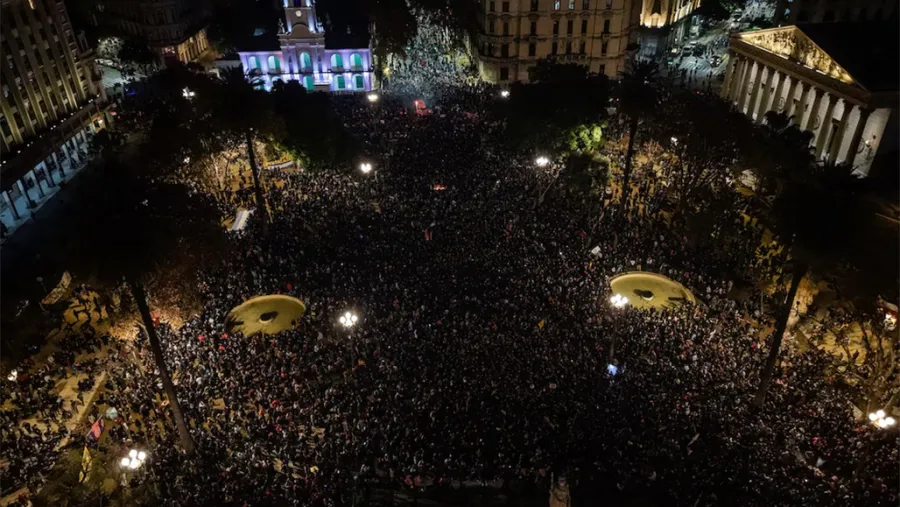 El país despide al Indio Solari: el velatorio del músico será este domingo en Parque Domínico de Avellaneda | Análisis - imagen de origen