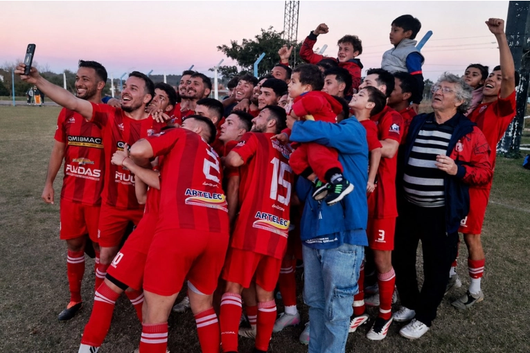Libertad es el campeón del fútbol concordiense - imagen de origen