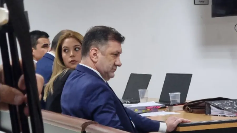 Kueider empezó a ser juzgado en Paraguay y le devolvieron dólares - Informe Digital - imagen de origen