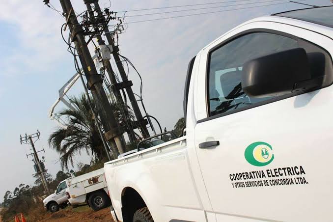 La Cooperativa Eléctrica de Concordia firmó contratos de compra directa con YPF Luz y Central Puerto - 7PAGINAS - imagen de origen