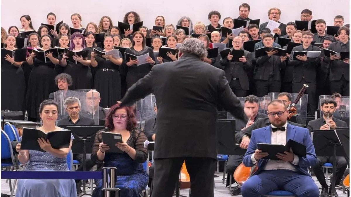Más de 130 artistas participaron de una presentación de la Orquesta Sinfónica de Entre Ríos - imagen de origen