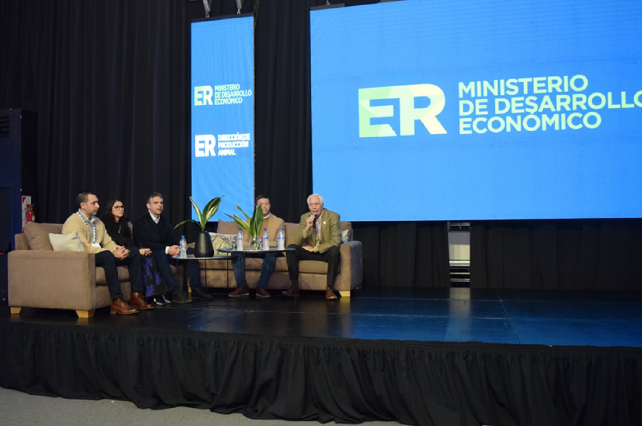 Paraná fue sede de un encuentro sobre Establecimientos Pecuarios de Engorde en Entre Ríos - imagen de origen