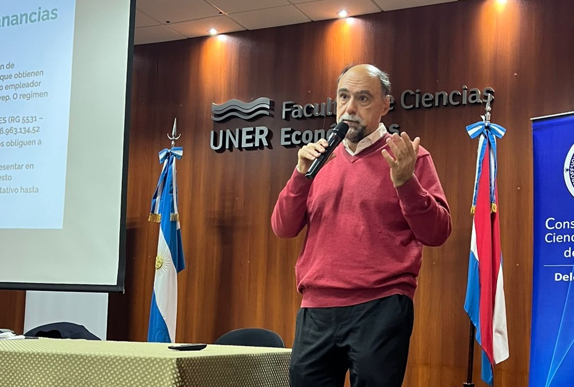 Novedades impositivas: más de 150 profesionales se capacitaron en Paraná sobre Ganancias y Bienes Personales - Dos Florines - imagen de origen