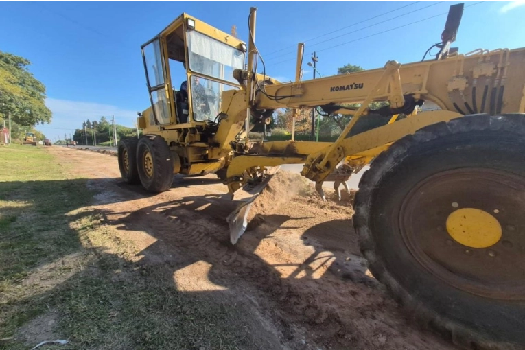 Avanzan las obras de reacondicionamiento de banquinas en Urquiza al Oeste - imagen de origen