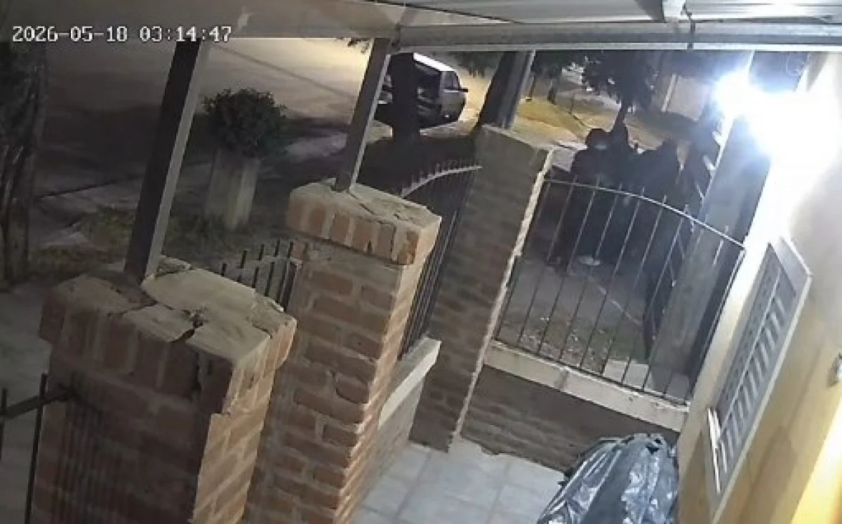 Intentaron robar motos en barrio Vicente Obrego y escaparon al ser descubiertos - imagen de origen