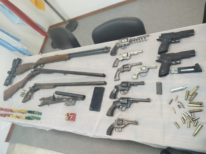 Allanamiento en Villaguay: hallaron armas, municiones y marihuana - imagen de origen