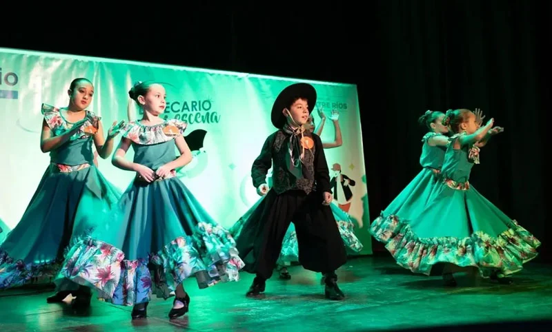 Convocatoria a jóvenes talentos para participar de “El Becario en Escena 2026” - imagen de origen