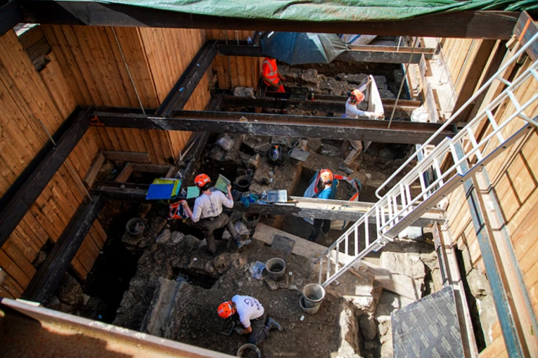 La “excavación del siglo” y un misterio de 2.000 años: descubren el París romano bajo la explanada de Notre Dame - imagen de origen