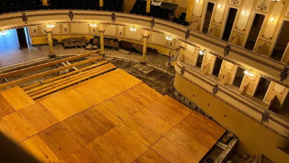 Davico supervisó los trabajos de reconstrucción del Teatro Gualeguaychú - imagen de origen
