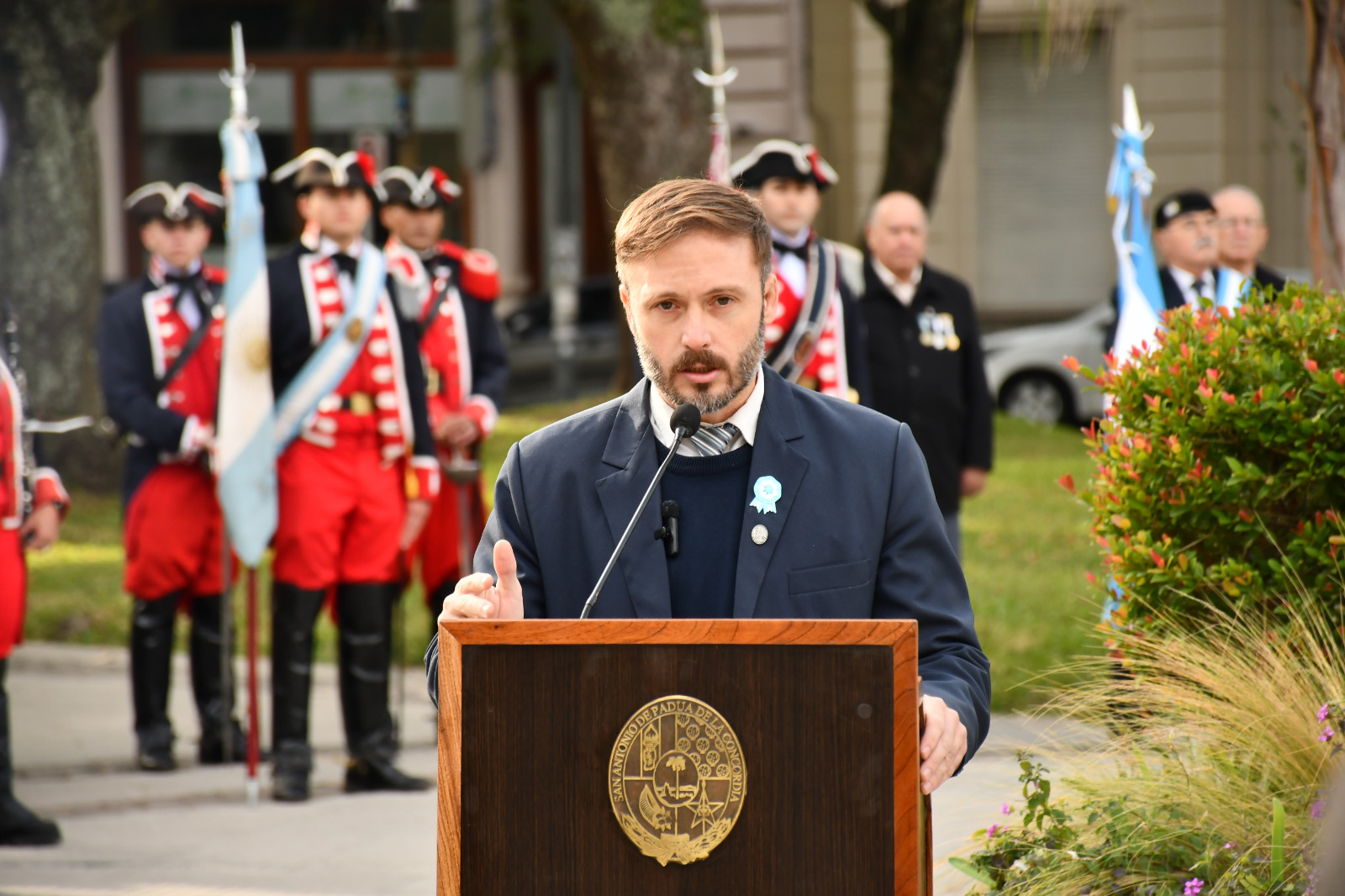Azcué llamó a “construir una Concordia con más oportunidades” en el acto por el 25 de Mayo - imagen de origen