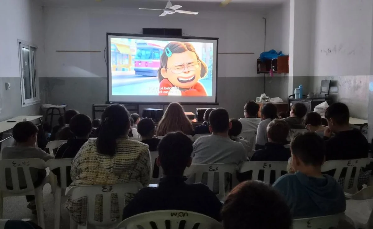 Más de 1.200 estudiantes participaron del programa municipal "Cine y Tu Escuela" - imagen de origen