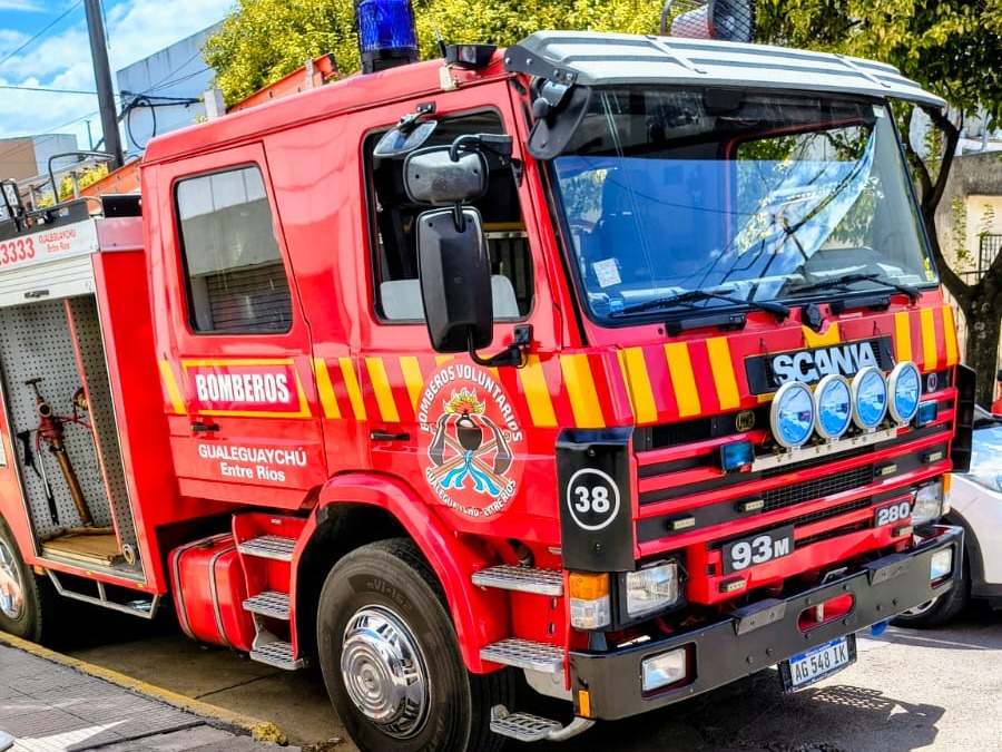 Despiste de un camión con celulosa movilizó a los Bomberos en la Ruta 20 - imagen de origen