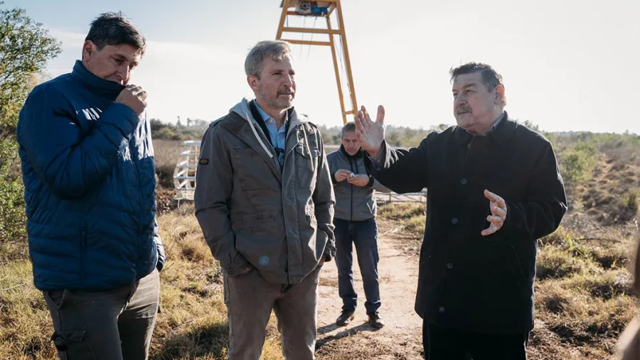 El gobernador Frigerio recorrió obras de infraestructura y viviendas en Villa Paranacito e Ibicuy | Análisis - imagen de origen