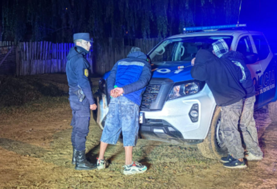 Inseguridad en Concordia: Atrapan a tres menores con cuchillos y un arma "tumbera" en la madrugada - imagen de origen