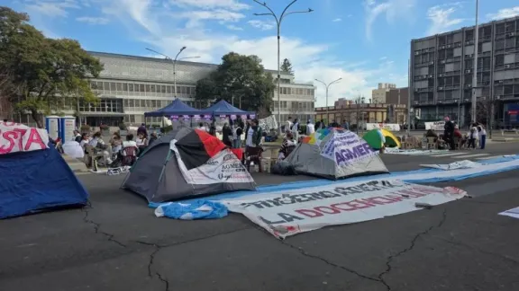 Agmer asistirá al Senado por la reforma jubilatoria y continuará con el acampe - imagen de origen