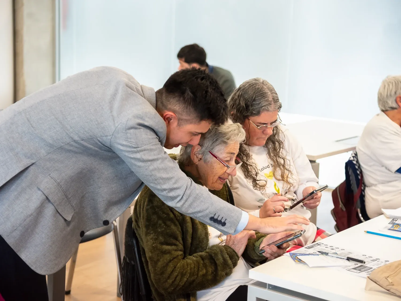 Mayores Conectados se afianza con 13 talleres realizados y nuevas propuestas - imagen de origen