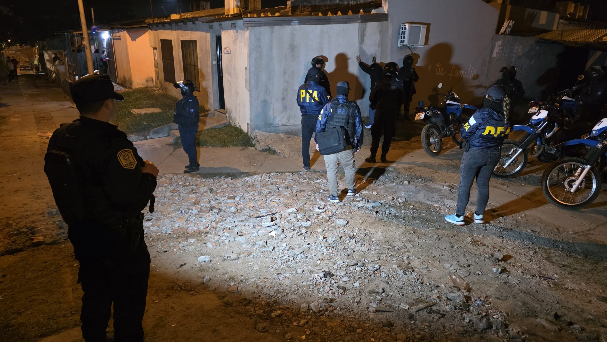 Operativo entre la Policía de Entre Ríos y la Federal en barrios de Concordia - 7PAGINAS - imagen de origen