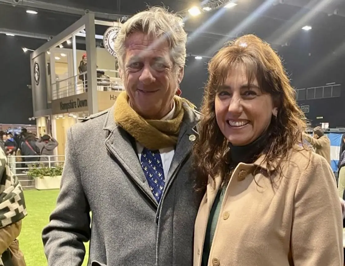 Senadora peronista se mostró con el presidente de la Rural y respaldó la baja de retenciones en sintonía con Frigerio - Informe Digital - imagen de origen