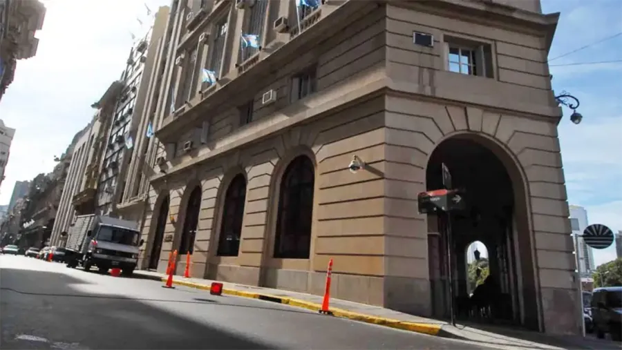 La motosierra no pasó por la SIDE, que ya destinó casi $ 3.800 millones solo para gastos reservados | Análisis - imagen de origen