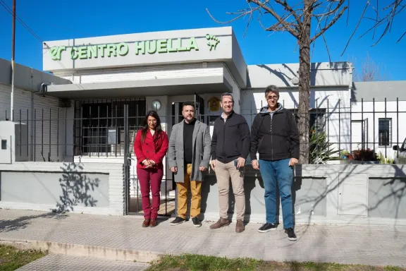 El Centro Huella de Paraná incorporó equipamiento informático - imagen de origen