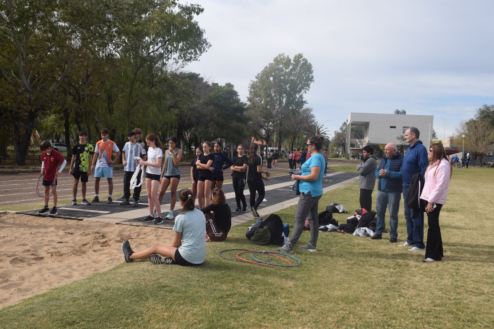 Más de 100 deportistas participaron del Campus de Atletismo realizado en Crespo - imagen de origen