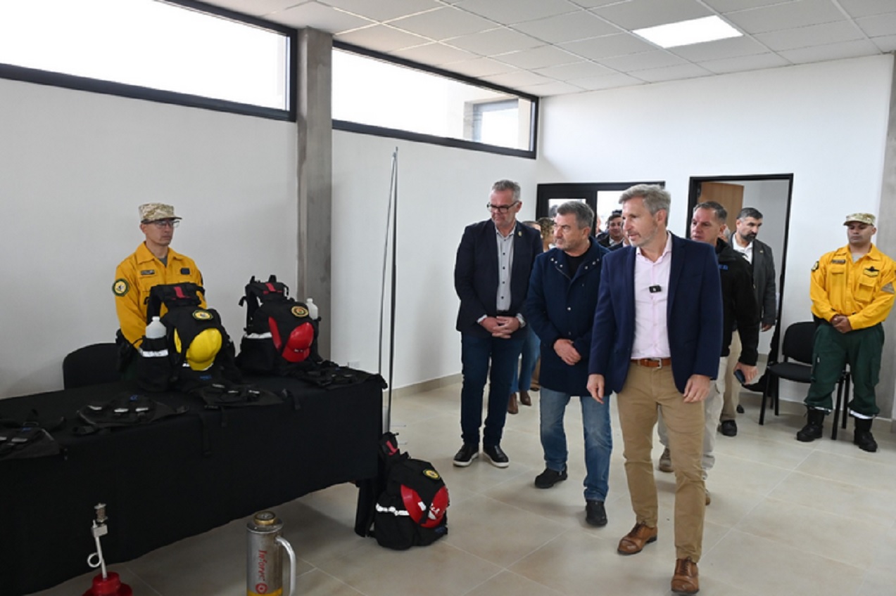Frigerio en Victoria entregó financiamiento al municipio e inauguró la brigada forestal y obras en el hospital geriátrico - imagen de origen
